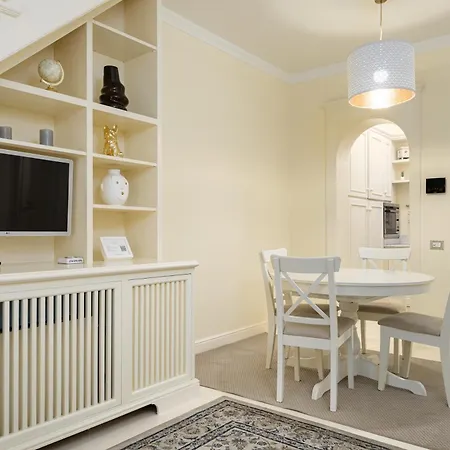Unyca - Elegant Apartment Florenz